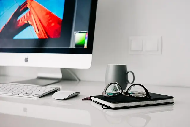 Top 10 des meubles pratiques pour un coin bureau efficace