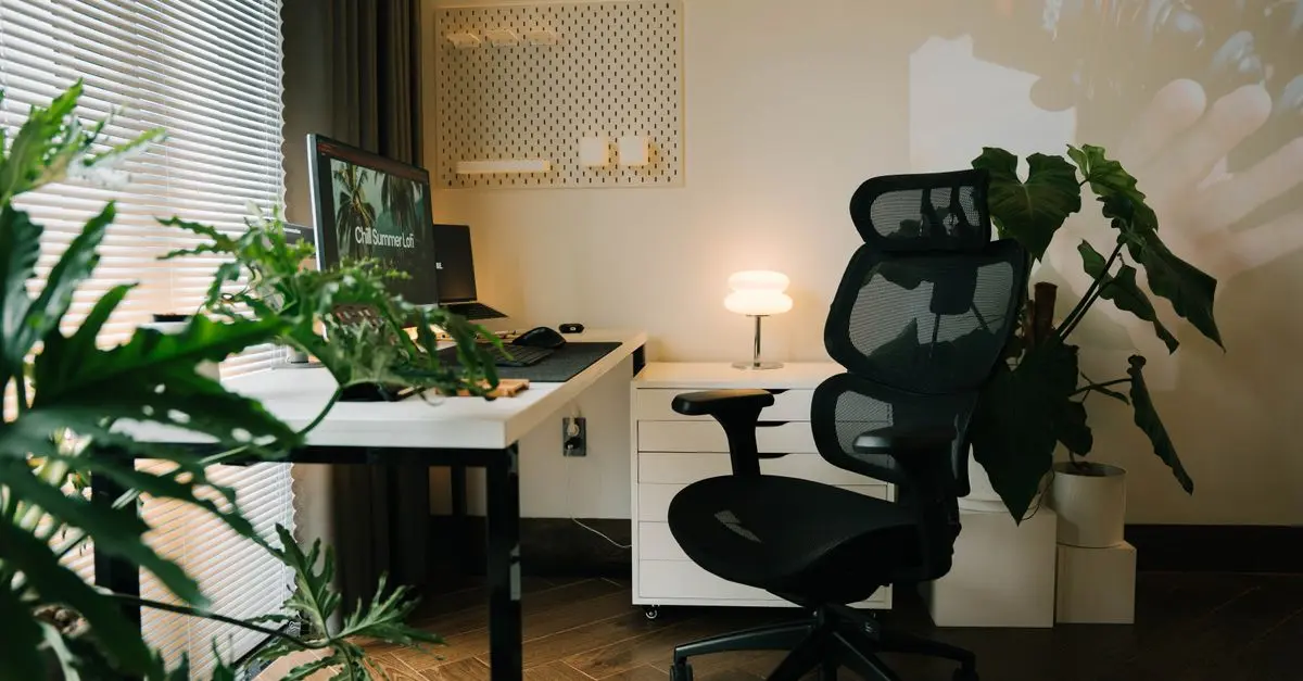 10 Meubles Pratiques pour Optimiser Votre Coin Bureau