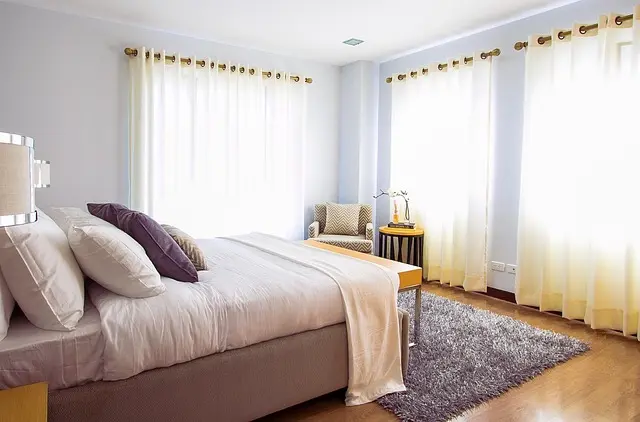 10 meubles pratiques pour optimiser votre chambre