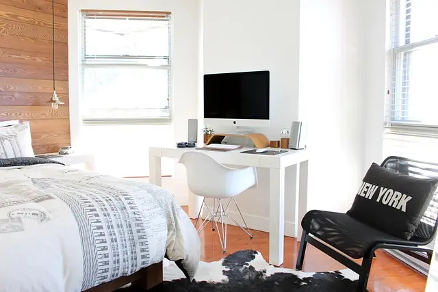 10 Meubles Pratiques pour Créer un Coin Bureau Efficace